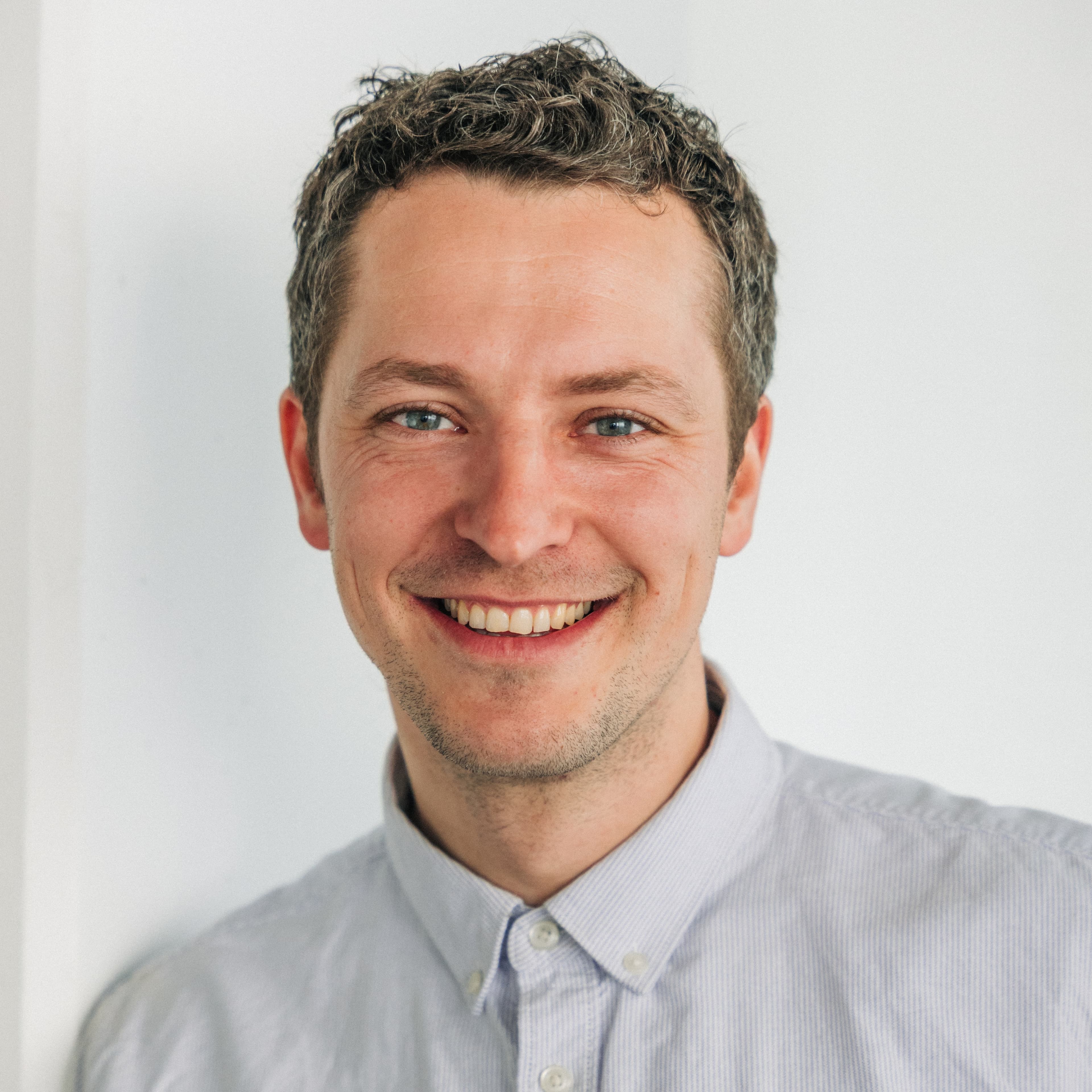 Leander Schmidt-Glintzer - Co-Founder & Communication